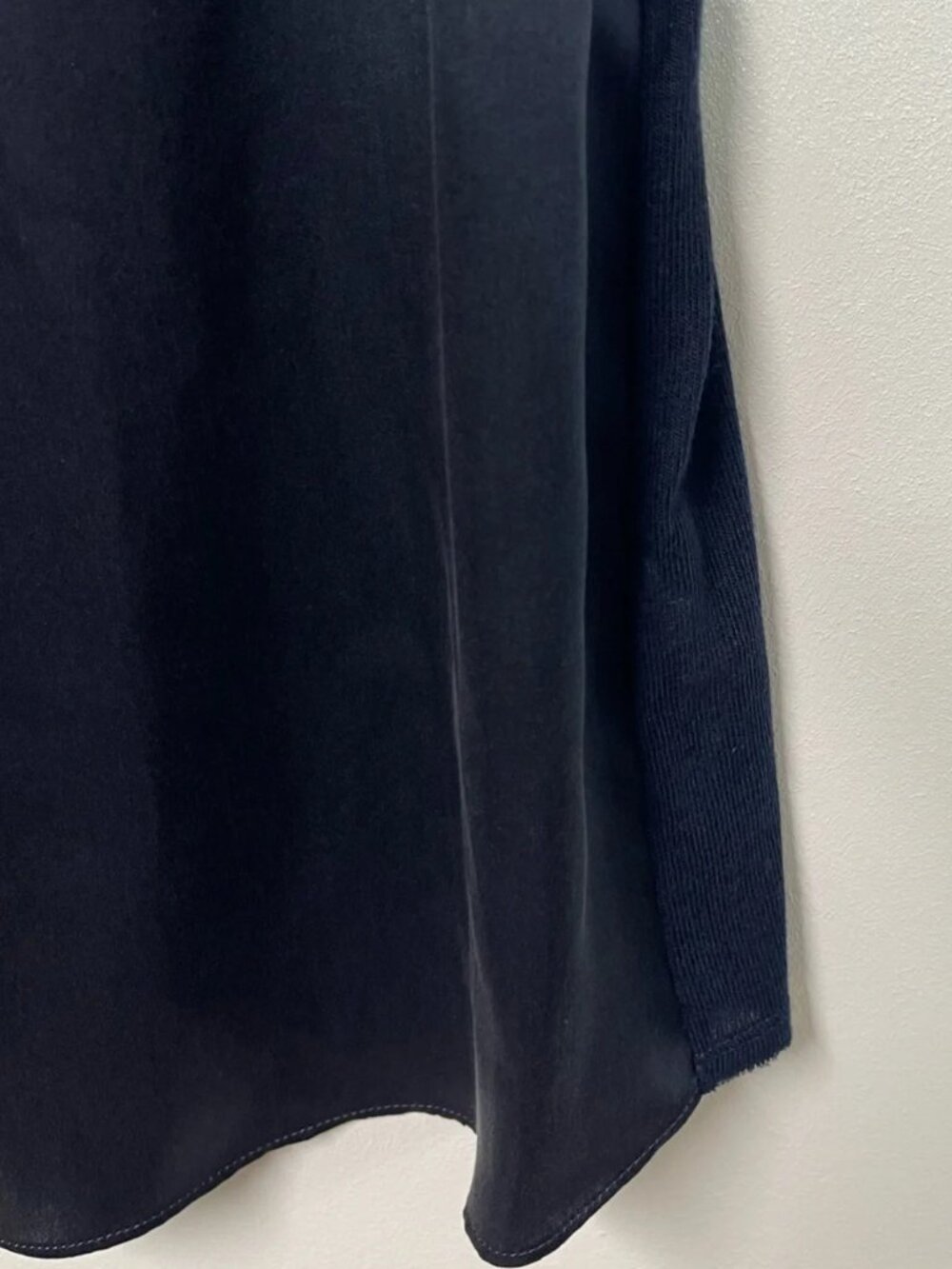 VINCE Navy Silk Front Crew Neck Sleeveless Tank Top Blouse Size S - Picture 6 of 10